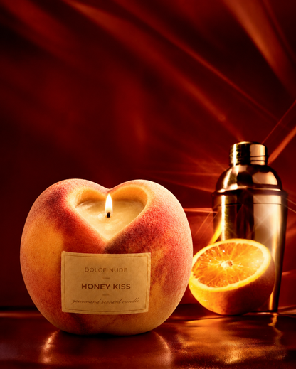 HONEY KISS peach and honey scented candle by DOLCE NUDE